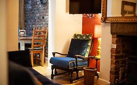 Clifford House - 4 Bed Home Within The City Walls